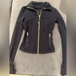 Lululemon Define Cropped Jacket
Nulu- Black, Size 0